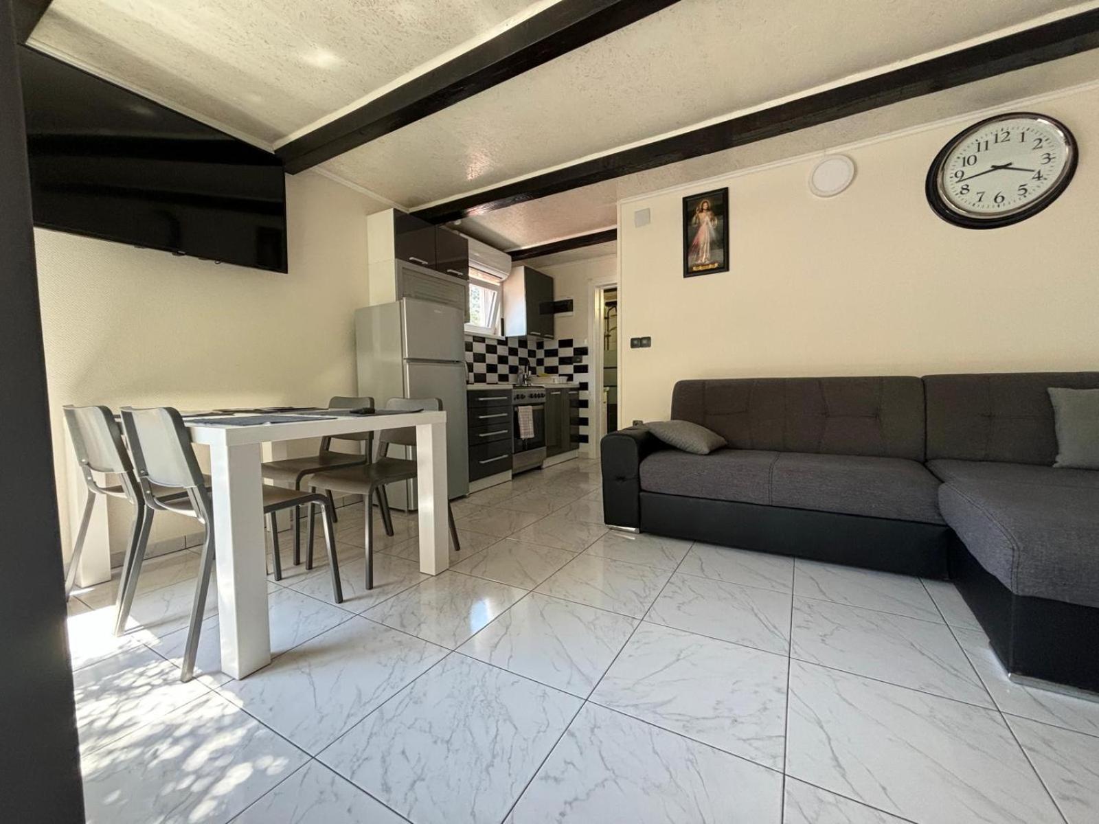 Apartmani Bosnjak Starigrad Paklenica Exterior foto